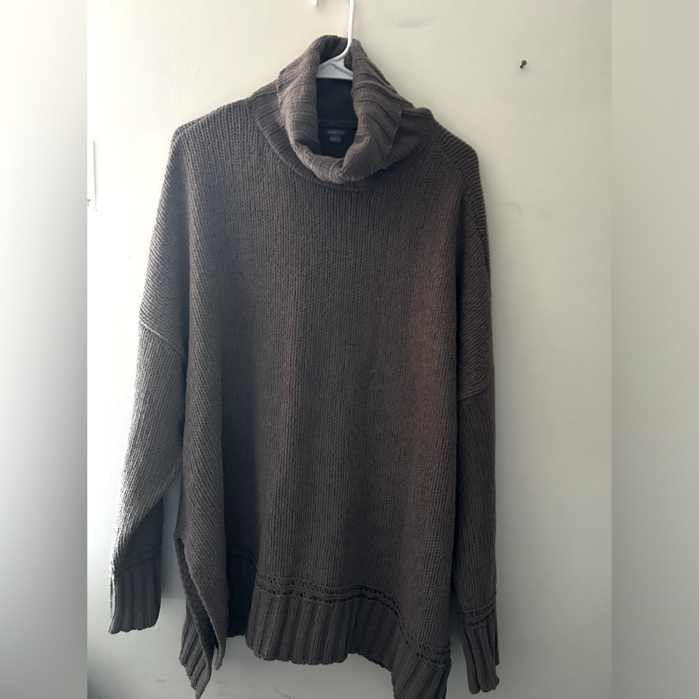 Women’s Aerie beige taupe size xl turtleneck sweater in great condition